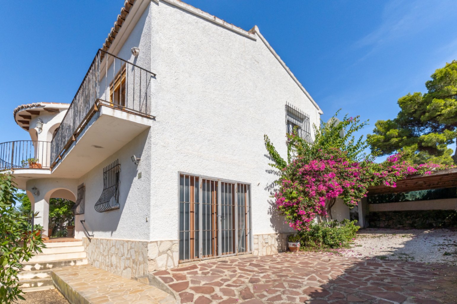 GM-240 - Verkauf einer eleganten Villa in Javea mit 4 Schlafzimmern