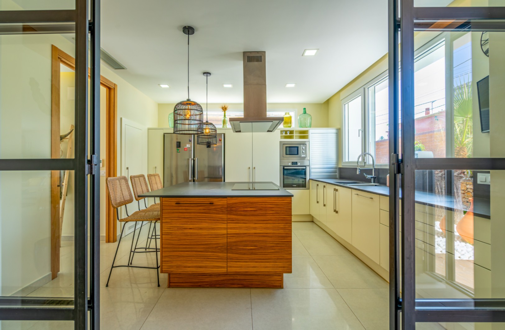 GM-241 - Chalet en venta en Denia, 4 dormitorios, piscina y 270 m²
