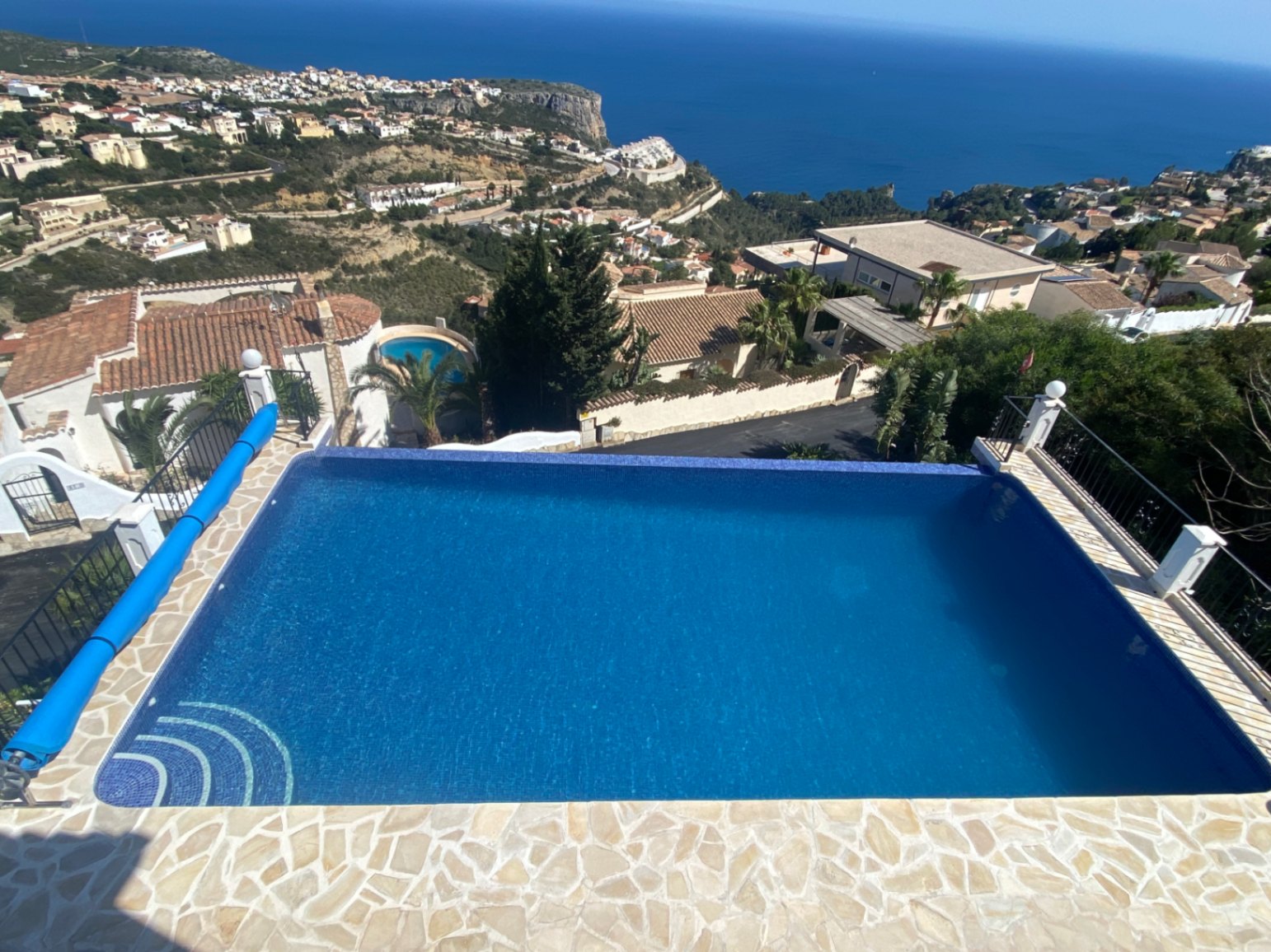 Villa en venta en Cumbre del Sol, Benitachell - 4 dormitorios, piscina.