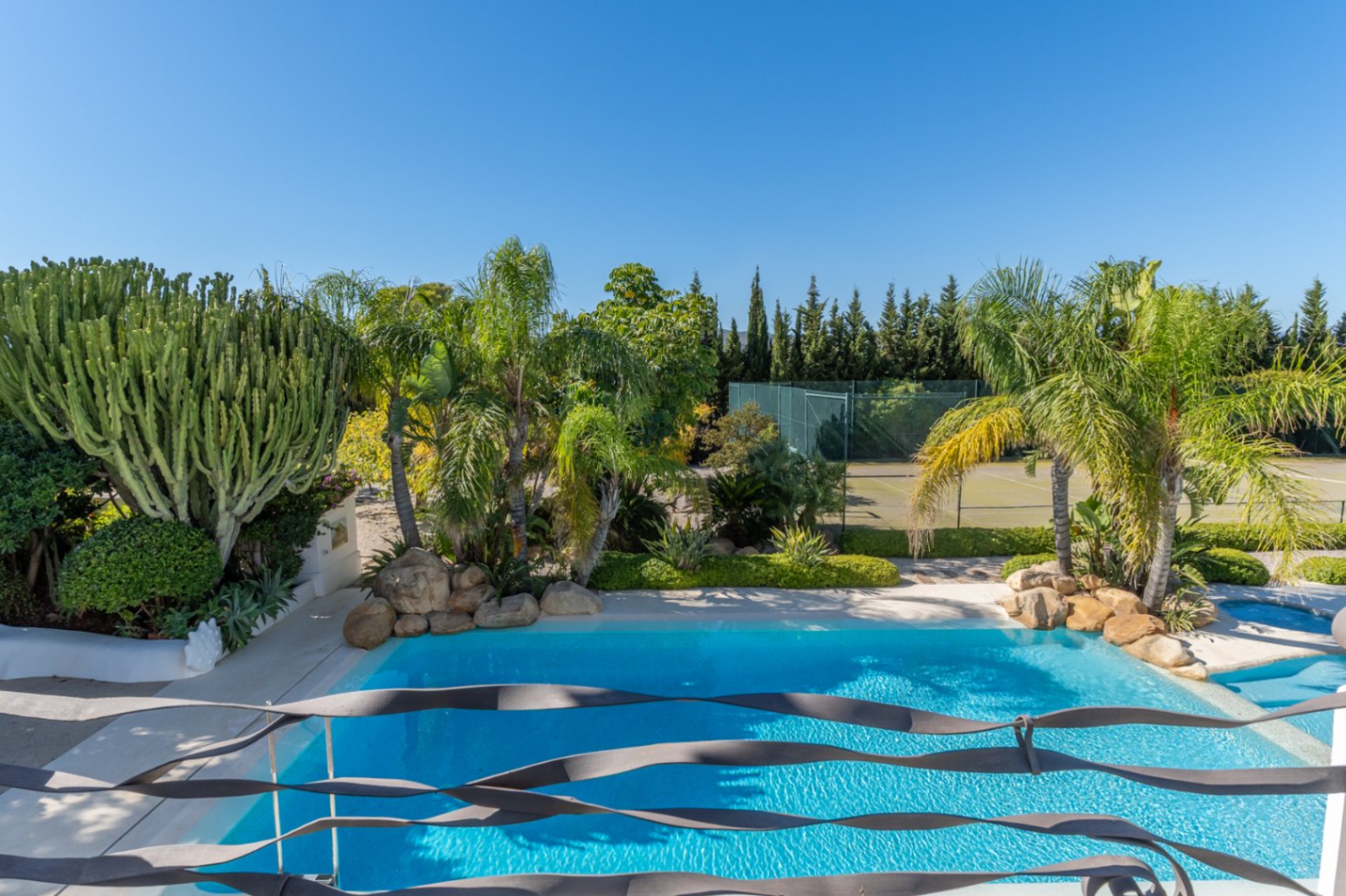 GM-243 - Villa en venta en Javea con 5 dormitorios y piscina privada
