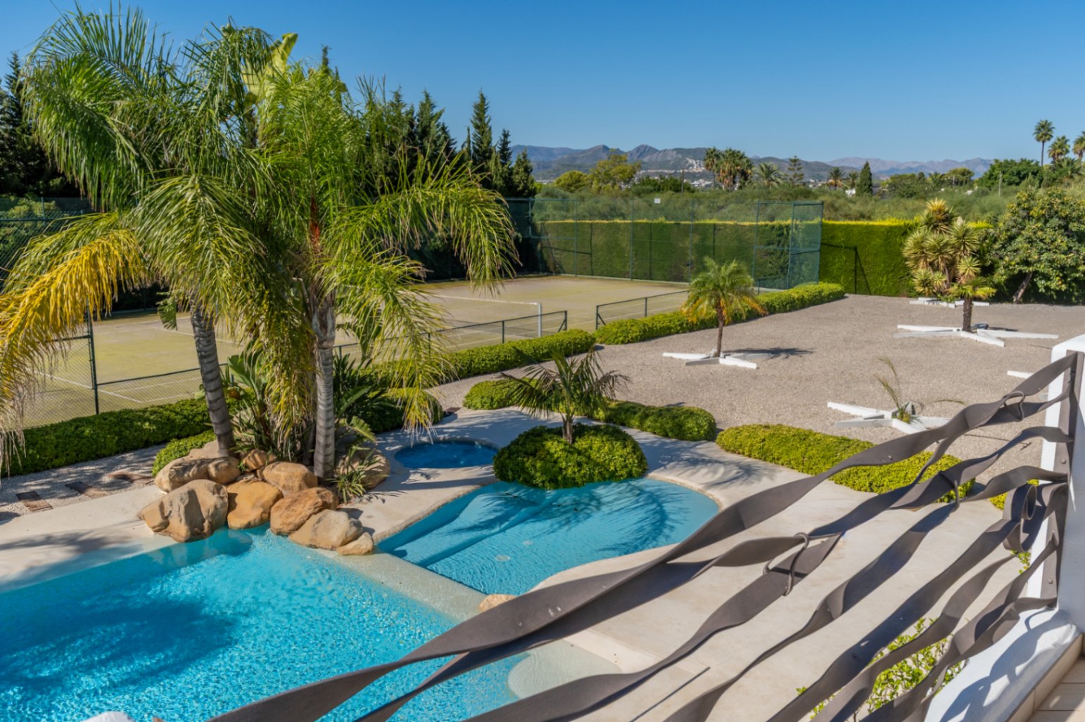 GM-243 - Villa en venta en Javea con 5 dormitorios y piscina privada