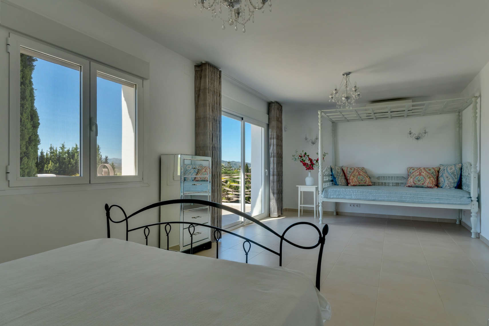 GM-243 - Villa en venta en Javea con 5 dormitorios y piscina privada