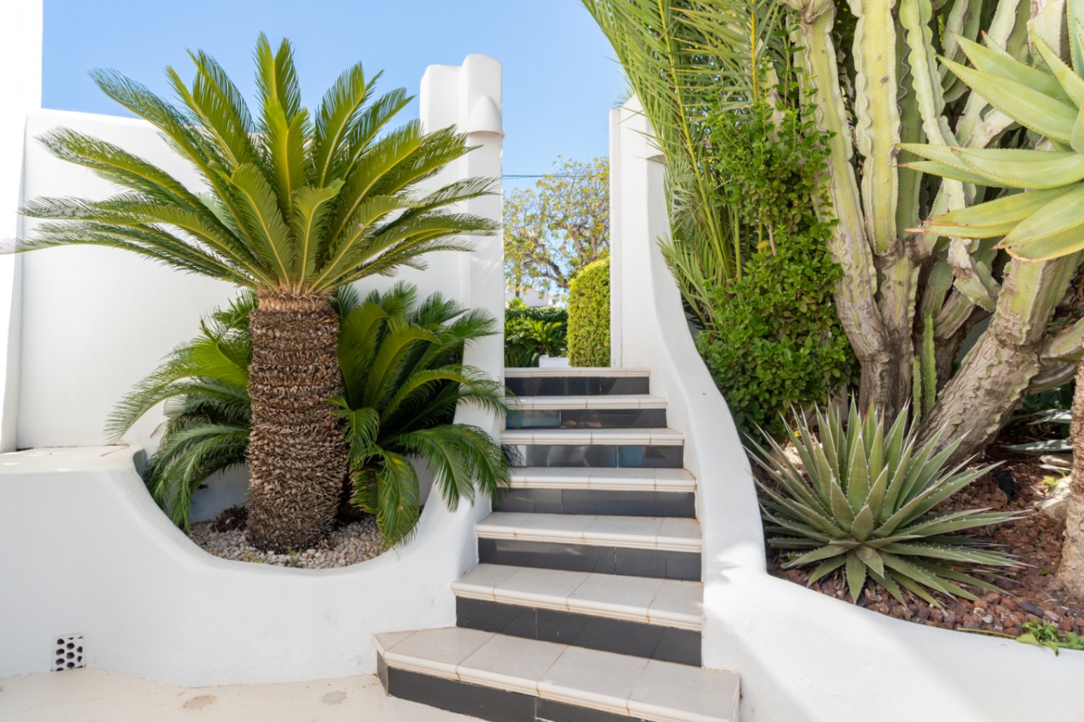 GM-243 - Villa en venta en Javea con 5 dormitorios y piscina privada