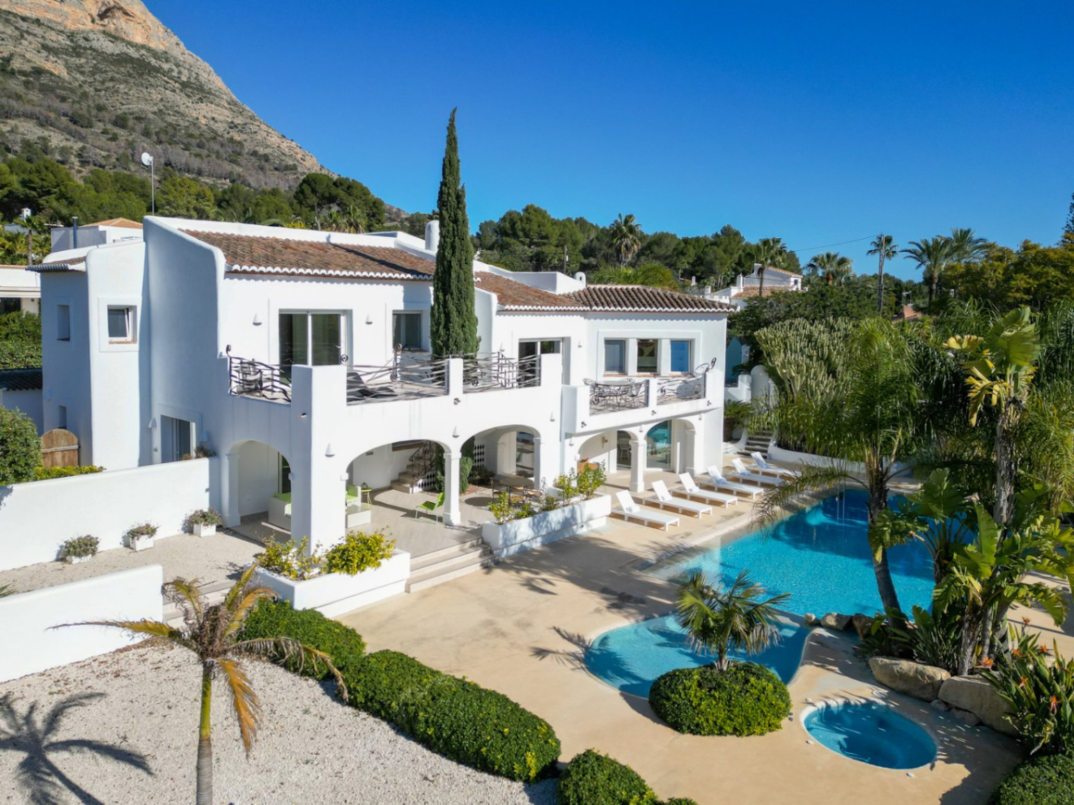 GM-243 - Villa en venta en Javea con 5 dormitorios y piscina privada