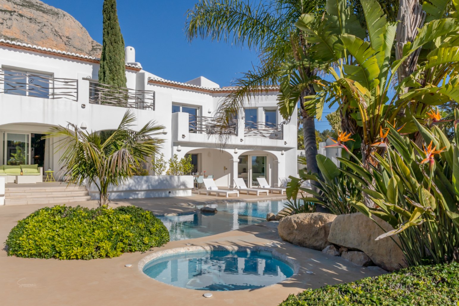 GM-243 - Villa en venta en Javea con 5 dormitorios y piscina privada