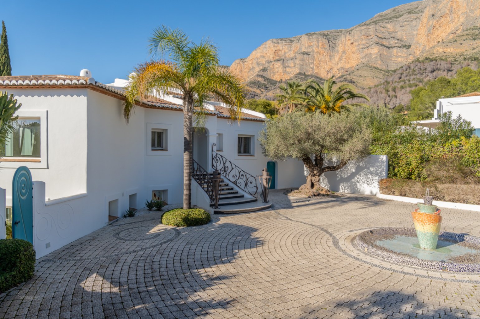 GM-243 - Villa en venta en Javea con 5 dormitorios y piscina privada