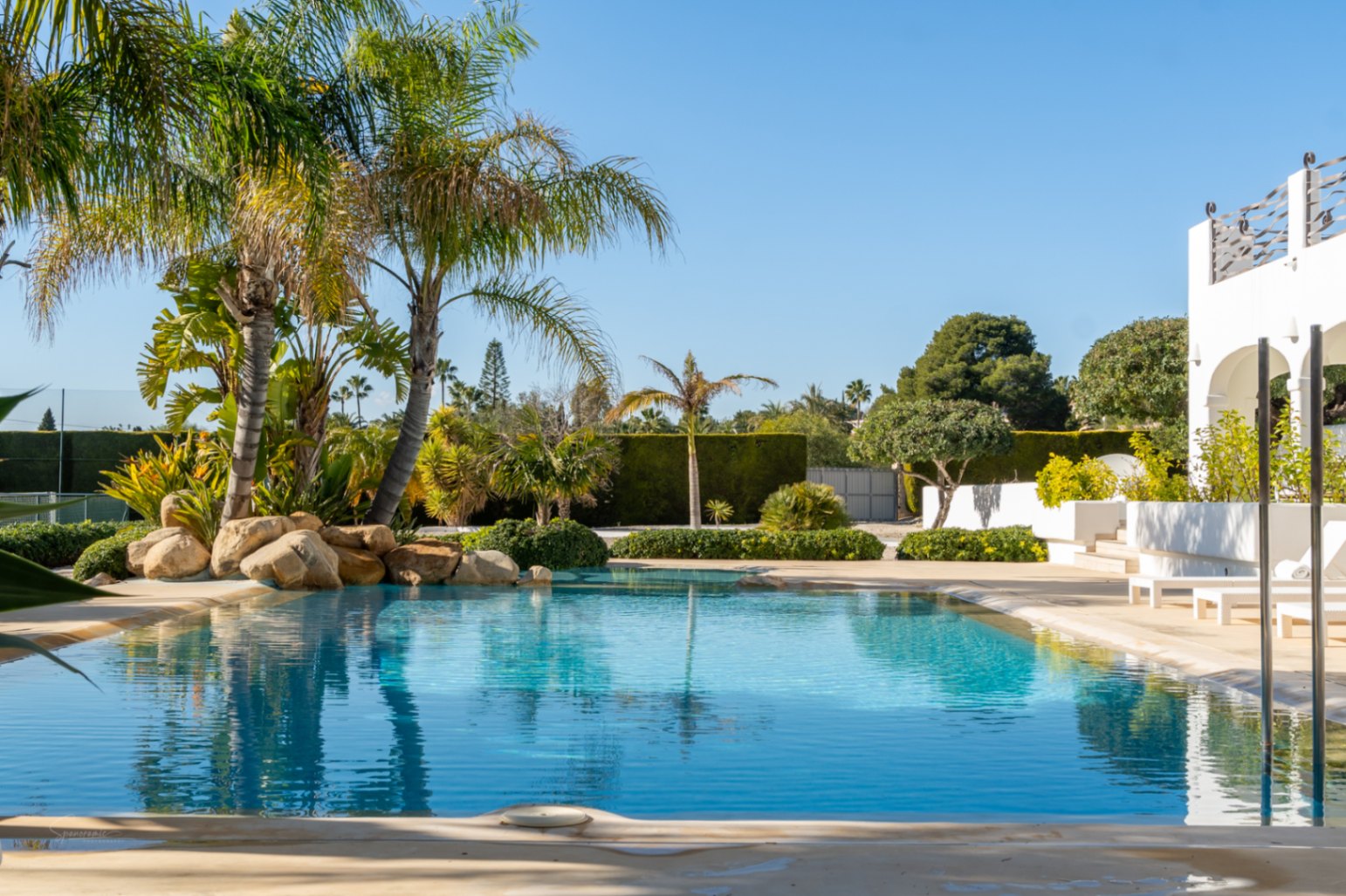 GM-243 - Villa en venta en Javea con 5 dormitorios y piscina privada
