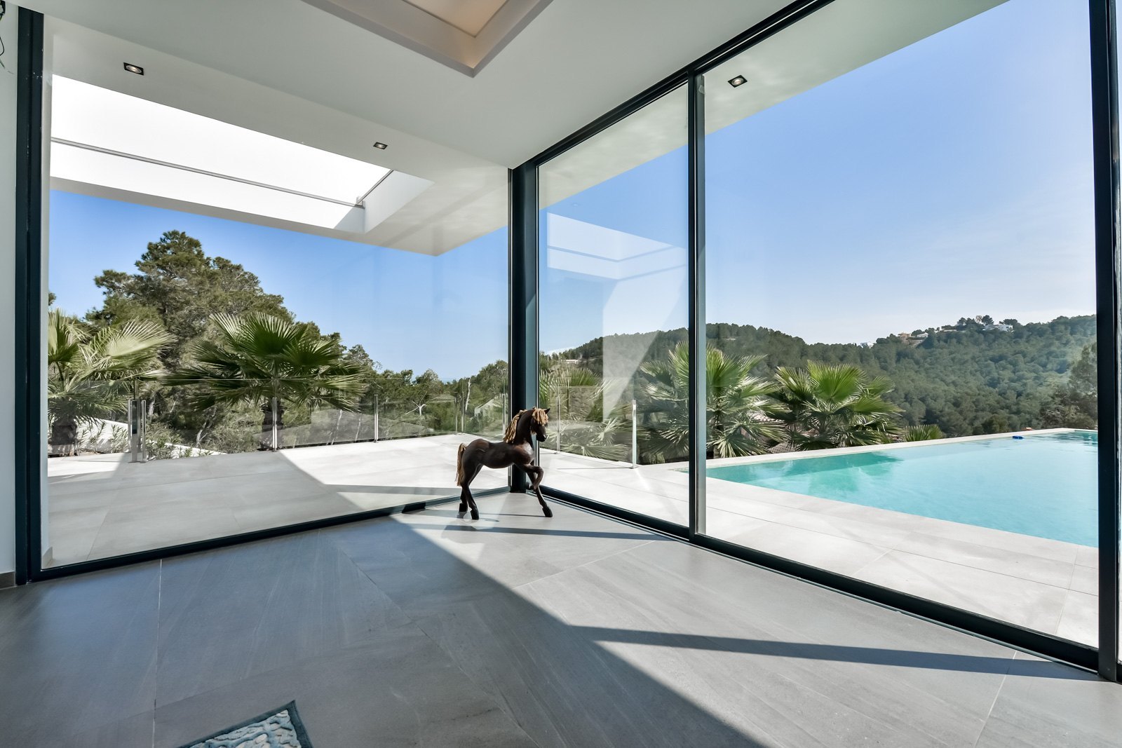 Villa moderne à vendre à Javea, Costa Blanca, Espagne, avec vue sur la mer